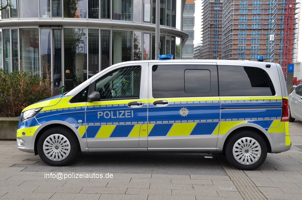 File:Sinsheim - Polizei - Mercedes-Benz Vito (W447) - BWL-4 1394